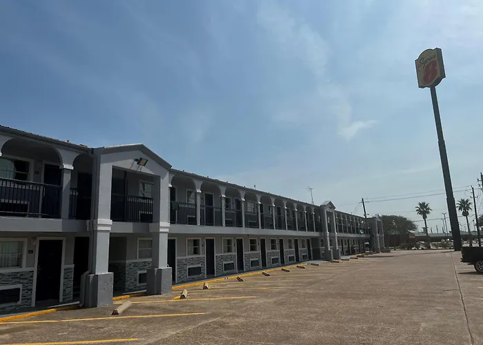 Super 8 By Wyndham La Marque Tx/Texas City Area