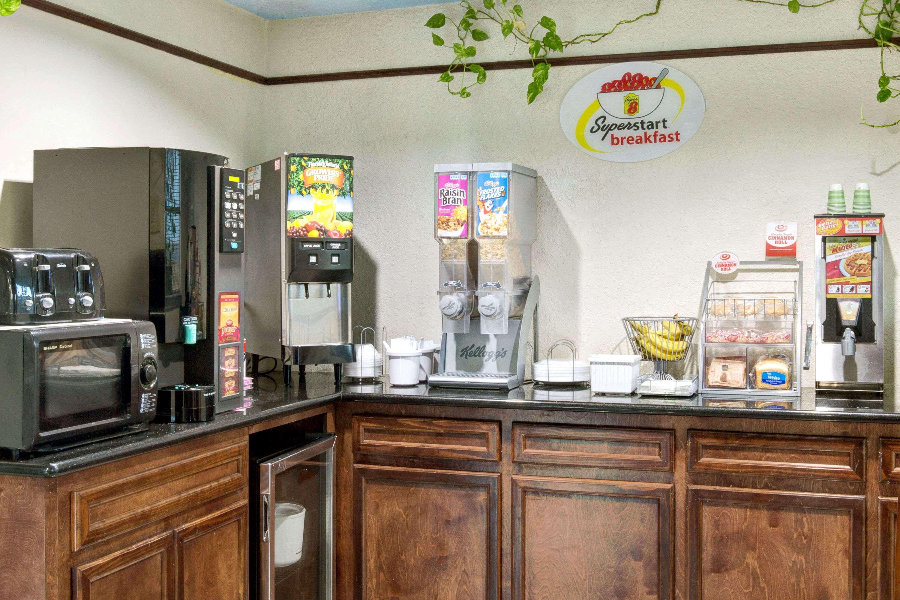Hotel Super 8 By Wyndham Tx/texas Area