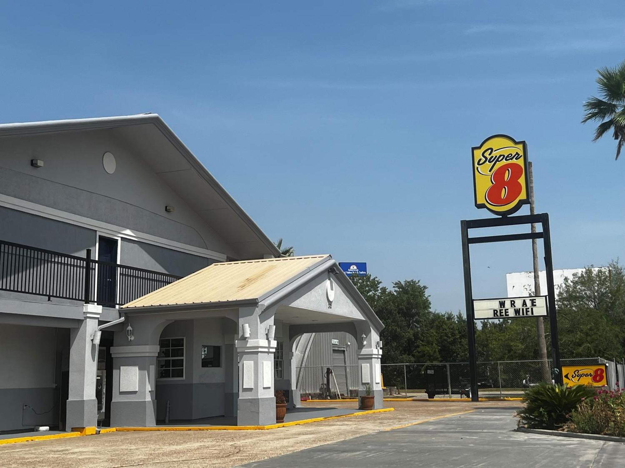Super 8 By Wyndham Tx/texas Area La Marque