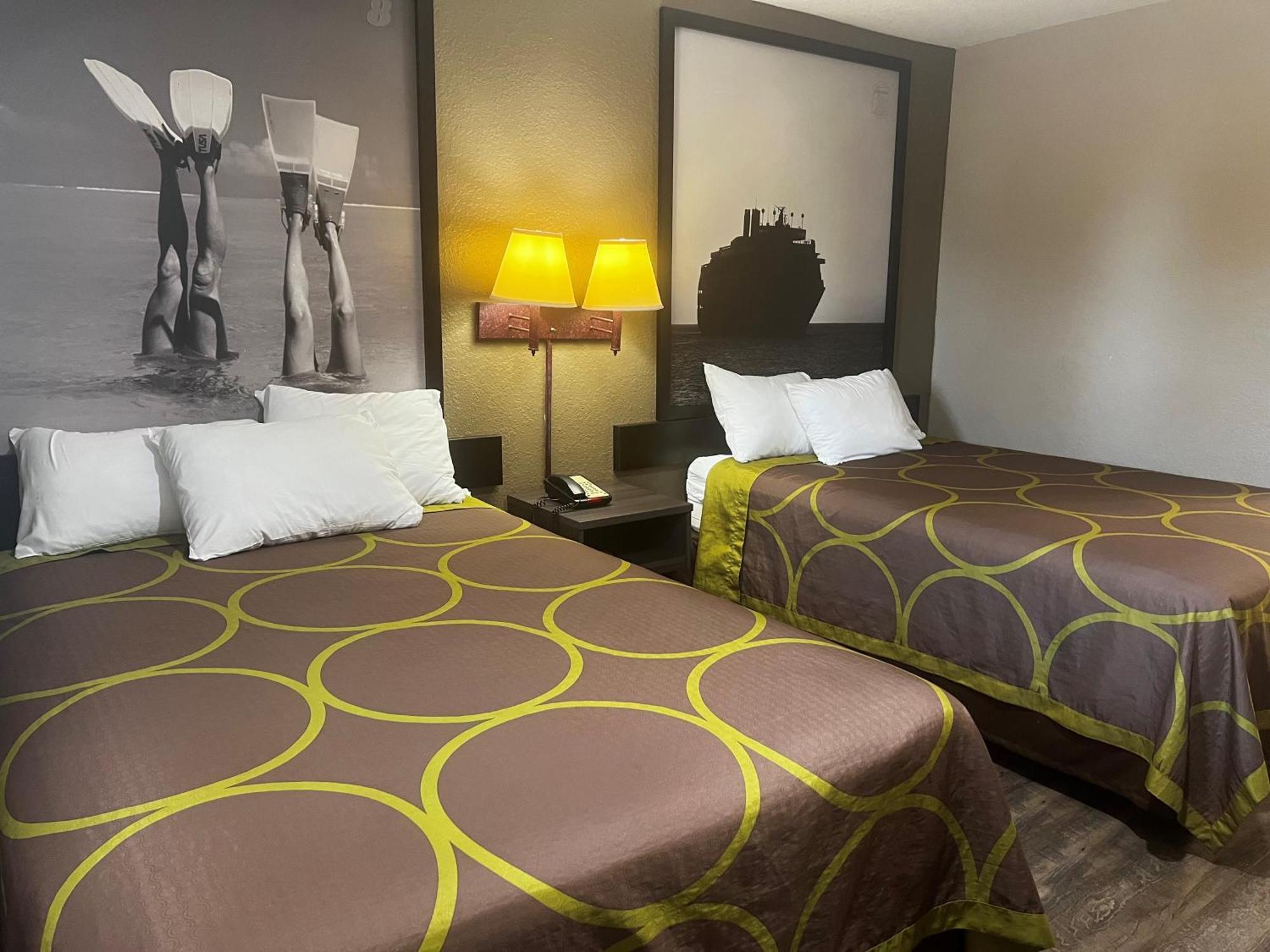 Super 8 By Wyndham Tx/texas Area La Marque