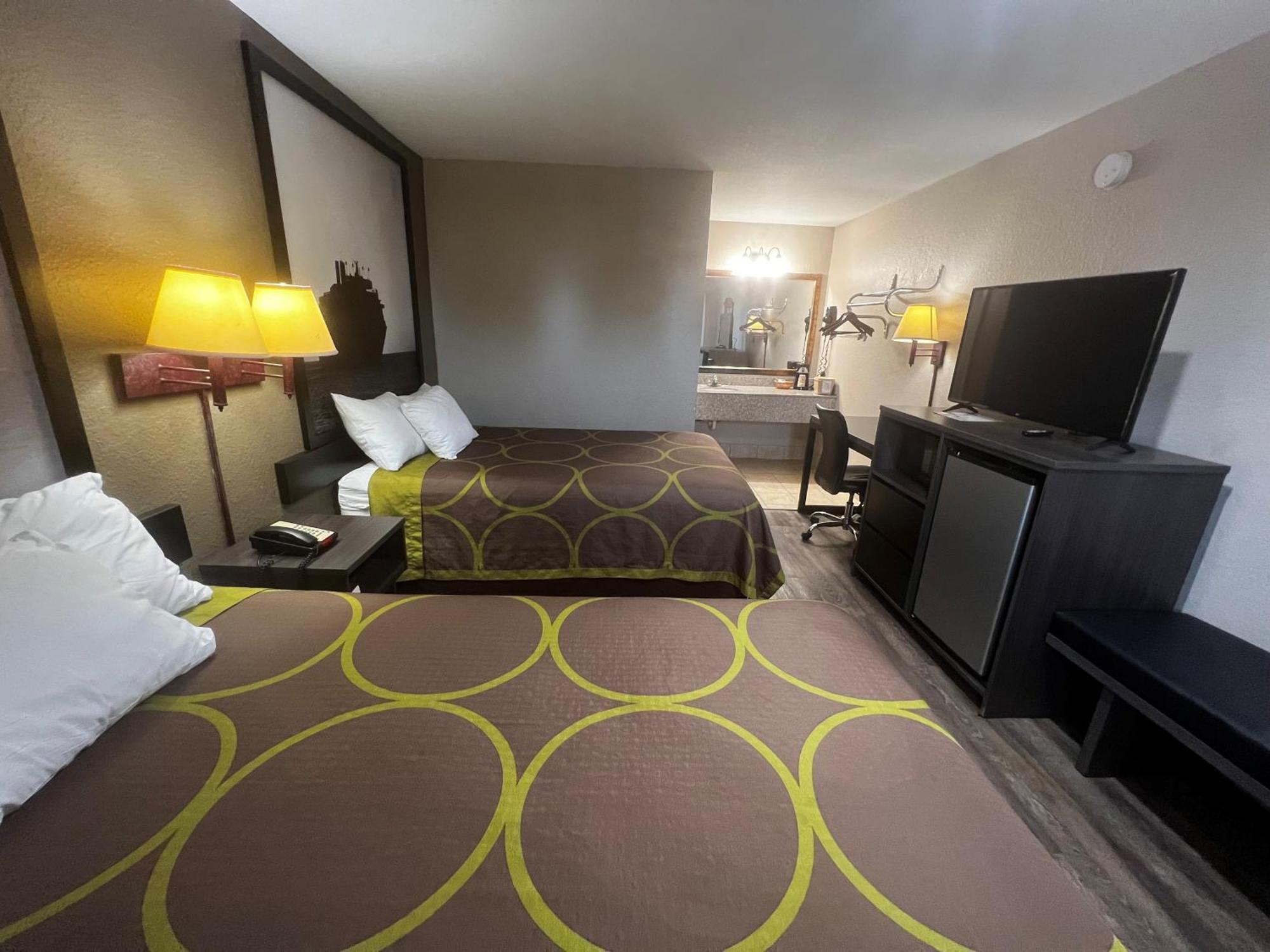 Super 8 By Wyndham Tx/texas Area Hotel