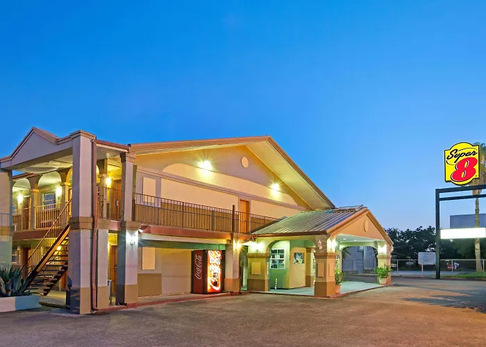 Super 8 by Wyndham la Marque TX/Texas City Area