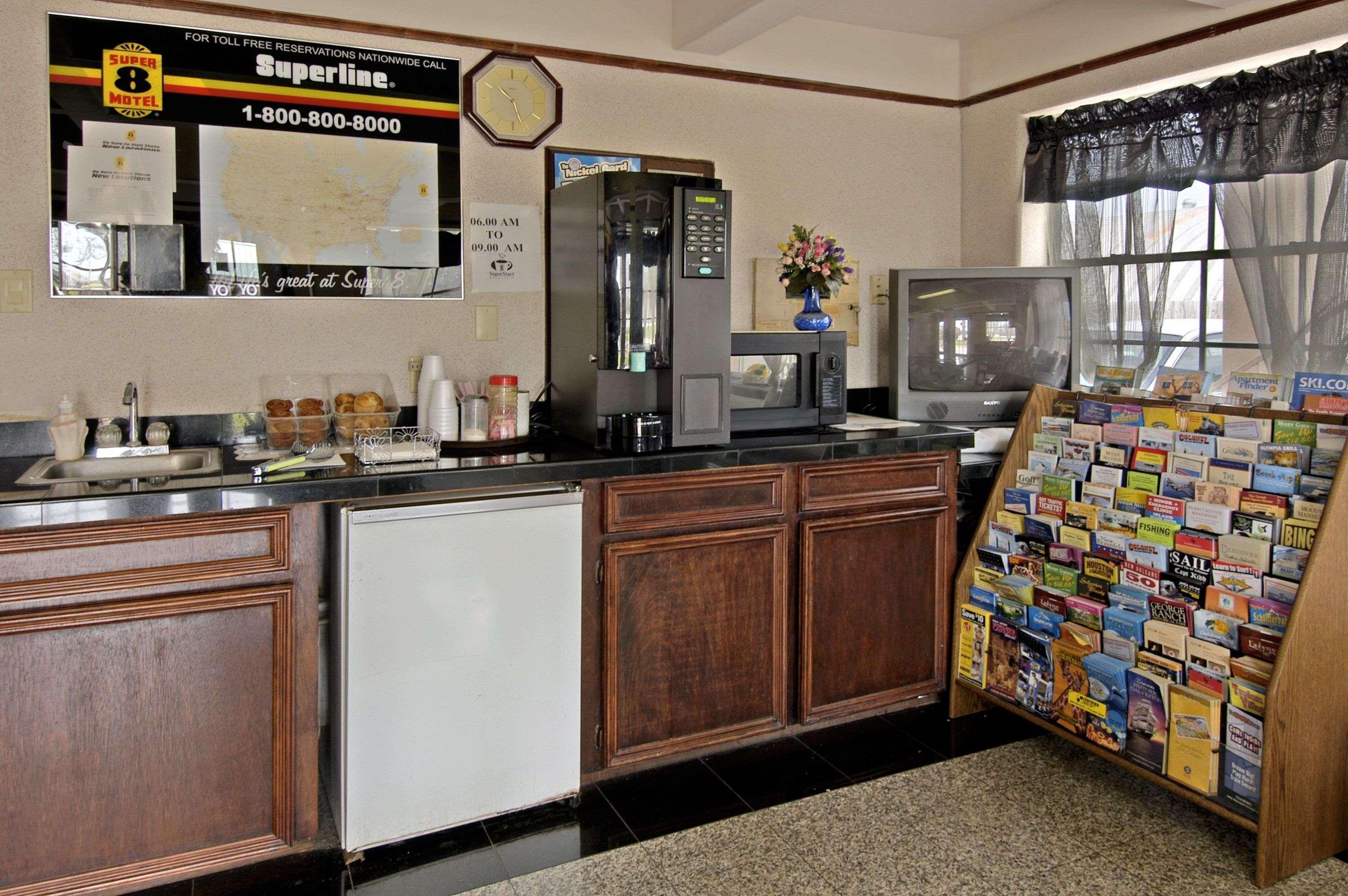 Super 8 By Wyndham Tx/texas Area Hotel La Marque