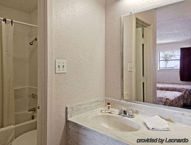 Super 8 By Wyndham Tx/texas Area